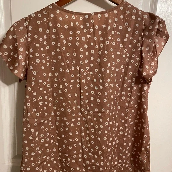 Floral Top - Picture 2 of 3